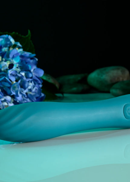 Evolved ULTRA WAVE - Blue 13 cm USB Rechargeable Mini Vibrator