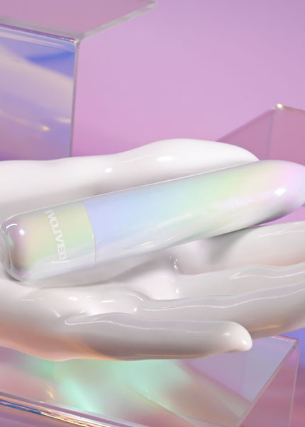 Evolved EASY DOES IT - Pearlescent White 10 cm USB Rechargeable Bullet