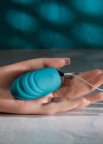 Evolved OVAL OFFICE - Green 8.5 cm USB Rechargeable Wireless Egg with Remote Control