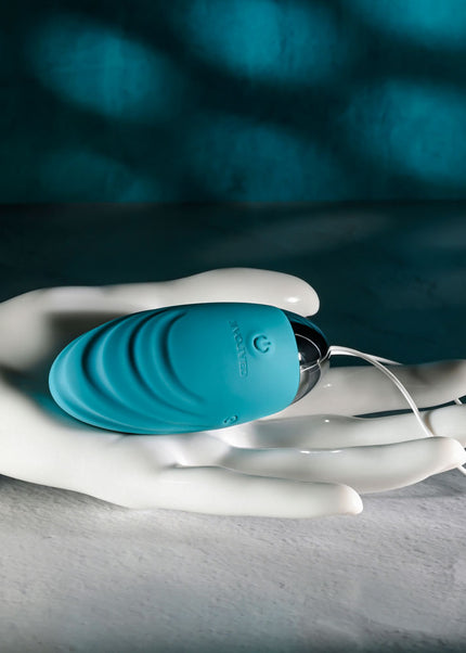 Evolved OVAL OFFICE - Green 8.5 cm USB Rechargeable Wireless Egg with Remote Control