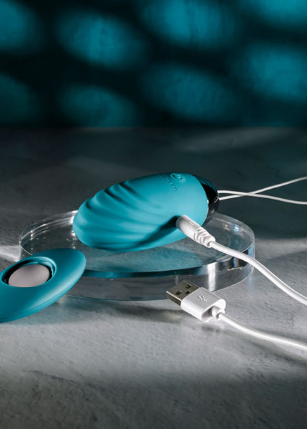 Evolved OVAL OFFICE - Green 8.5 cm USB Rechargeable Wireless Egg with Remote Control