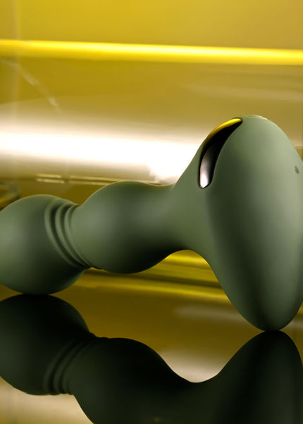 Evolved LIEUTENANT - Green 12.2 cm USB Rechargeable Vibrating Butt Plug