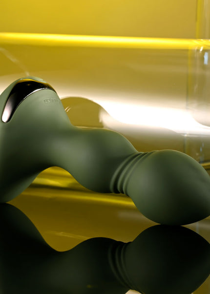 Evolved LIEUTENANT - Green 12.2 cm USB Rechargeable Vibrating Butt Plug