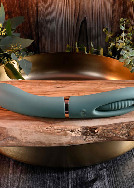 Evolved CHICK FLICK - Olive Green 24 cm USB Rechargeable Vibrator with Flicking Tip