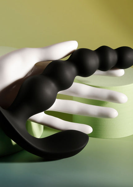 Evolved BEAD ME UP - Black 16.8 cm USB Rechargeable Vibrating Anal Beads with Wireless Remote