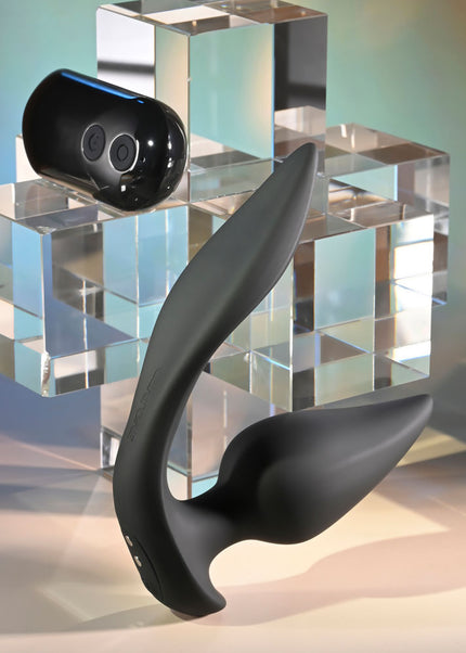 Evolved THE GENIE - Black 11.2 cm USB Rechargeable Vibrating Plug with Wireless Remote