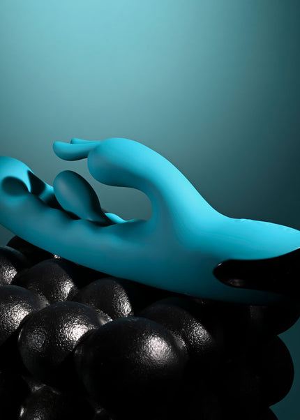 Evolved BUNNY TAPPER - Blue 20 cm USB Rechargeable Rabbit Vibrator with Flicking Shaft