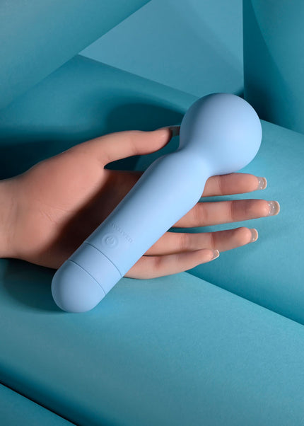 Evolved IRIS - Blue 18.3 cm USB Rechargeable Massage Wand