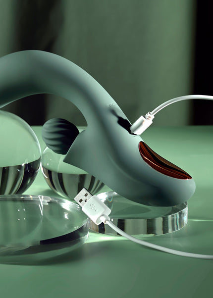 Evolved SPIRAL CHARM - Green 18 cm USB Rechargeable Rabbit Vibrator