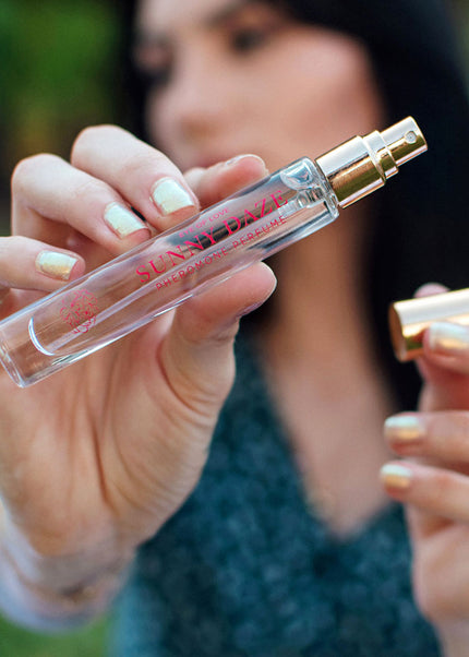 Eye Of Love Love In Bloom Sunny Daze Pheromone Perfume - 10ml - Floral & Citrus Scented Pheromone Parfum for Women to attract Men - 10 ml Spray