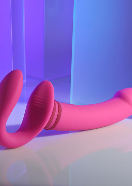 Gender X SHARING IS CARING - Pink 21.9 cm USB Rechargeable Strapless Strap-On