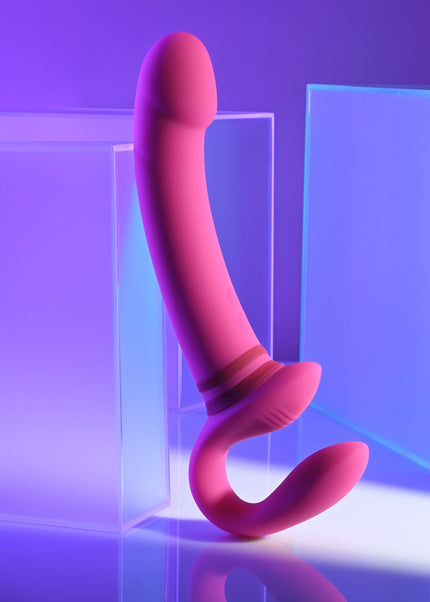 Gender X SHARING IS CARING - Pink 21.9 cm USB Rechargeable Strapless Strap-On