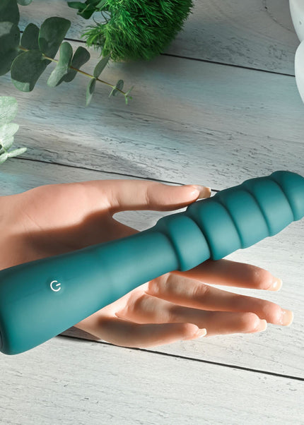 Gender X SCORPION - Green 21.2 cm USB Rechargeable Vibrator