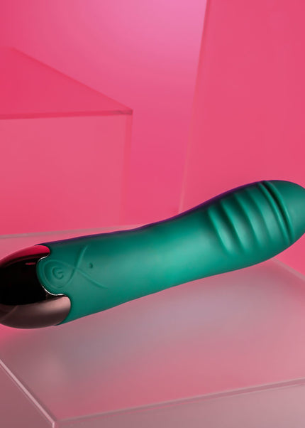 Gender X PIROUETTE - Green 20.6 cm USB Rechargeable Vibrator