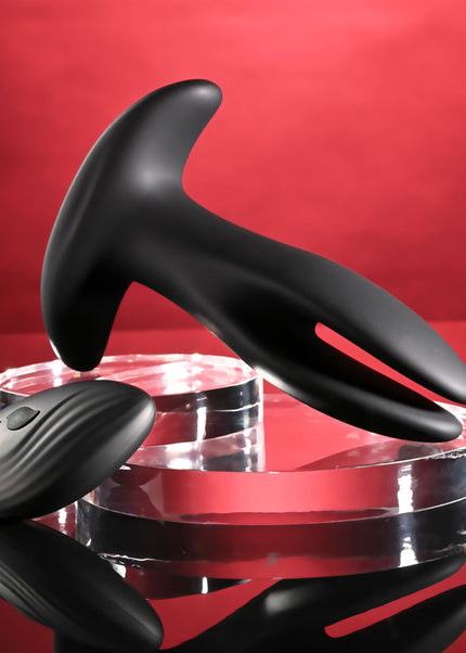 Gender X SPREAD THE LOVE - Black USB Rechargeable Stretching Anal Plug with Wireless Remote