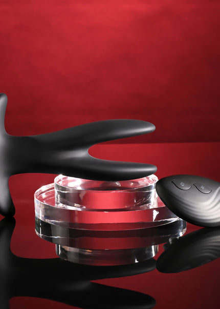 Gender X SPREAD THE LOVE - Black USB Rechargeable Stretching Anal Plug with Wireless Remote