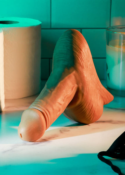 Gender X STAND TO PEE - Dark - Brown Realistic Stand-To-Pee Funnel
