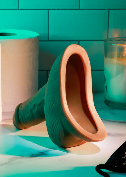 Gender X STAND TO PEE - Dark - Brown Realistic Stand-To-Pee Funnel