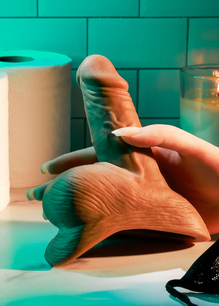 Gender X STAND TO PEE - Dark - Brown Realistic Stand-To-Pee Funnel