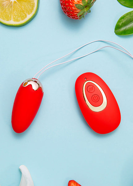 Maia SHORTCAKE - Red USB Rechargeable Vibrating Egg with Wireless Remote