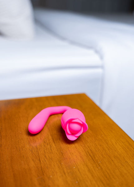 Maia MEADOW - Pink 14 cm USB Rechargeable Flower Stimulator