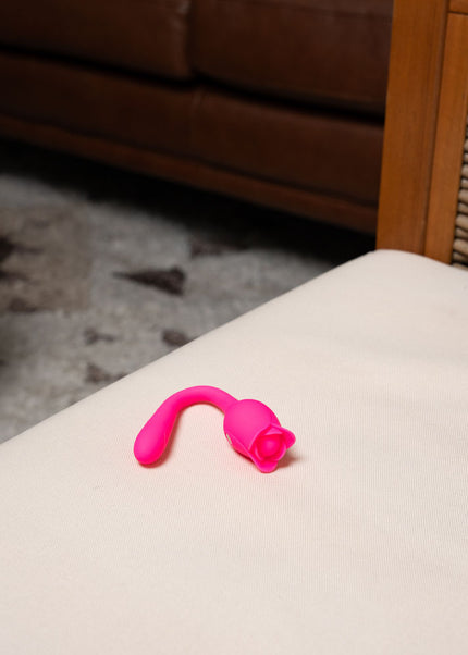 Maia MEADOW - Pink 14 cm USB Rechargeable Flower Stimulator