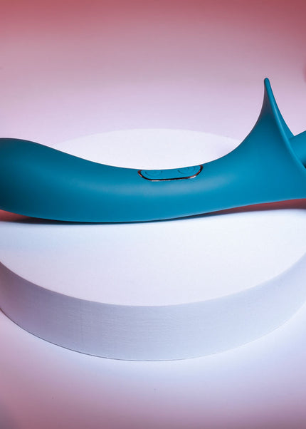 Playboy Pleasure TRUE INDULGENCE - Teal 21.3 cm USB Rechargeable Vibrator with Flicking Tip