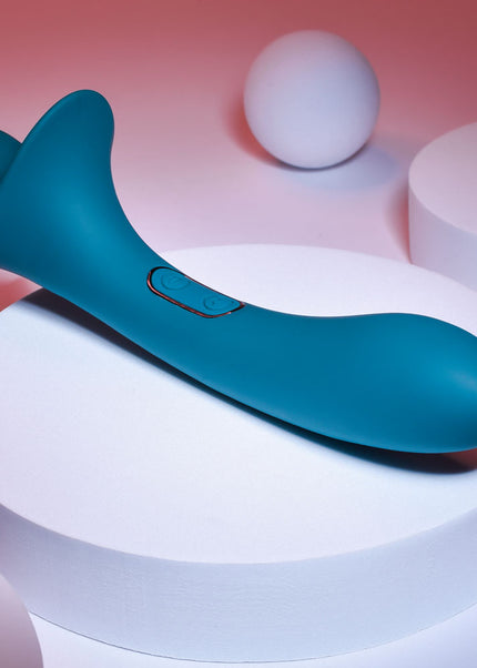 Playboy Pleasure TRUE INDULGENCE - Teal 21.3 cm USB Rechargeable Vibrator with Flicking Tip