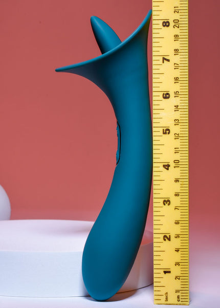 Playboy Pleasure TRUE INDULGENCE - Teal 21.3 cm USB Rechargeable Vibrator with Flicking Tip