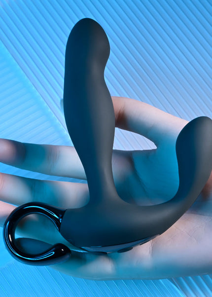 Playboy Pleasure COME HITHER - Black 13.2 cm USB Rechargeable Vibrating Prostate Massager with Wireless Remote Control