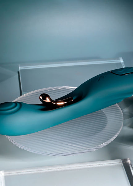 Playboy Pleasure AURELIE - Green 22.7 cm USB Rechargeable Vibrator with Internal Flicker