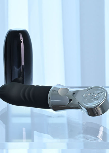 Playboy Pleasure BON VOYAGE - Black/Chrome 18.7 cm USB-C Rechargeable Tapping Vibrator