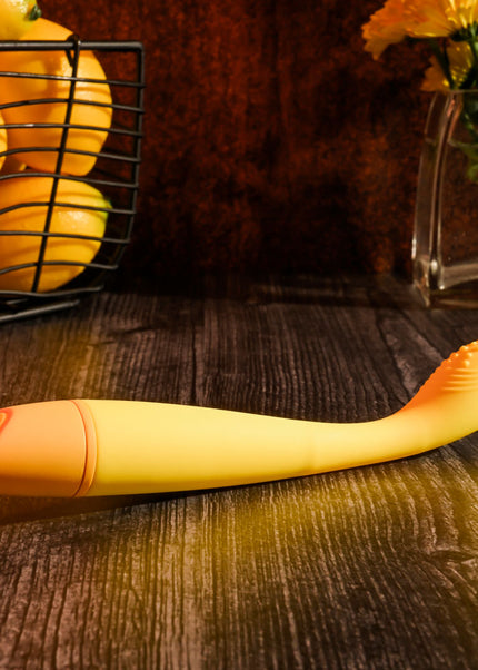 Selopa LEMON SQUEEZE - Yellow 18.4 cm USB Rechargeable Vibrator