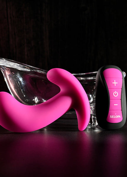 Selopa HOOKING UP - Pink 9.5 cm USB Rechargeable Vibrator with Wireless Remote