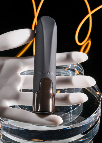 Selopa LITTLE BUDDY - Black 11.1 cm USB Rechargeable Vibrating Bullet