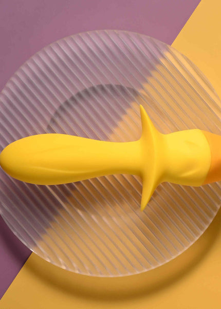 Selopa MELLOW YELLOW - Yellow 13.5 cm USB Rechargeable Vibrating Anal Plug