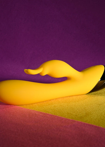 Selopa BUZZZ BUNNY - Yellow 19.7 cm USB Rechargeable Rabbit Vibrator