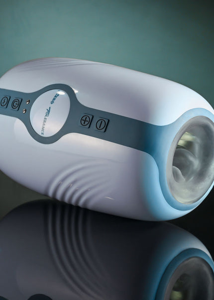 Zero Tolerance TOUCHDOWN - White 15 cm USB Rechargeable Vibrating & Tightening Stroker