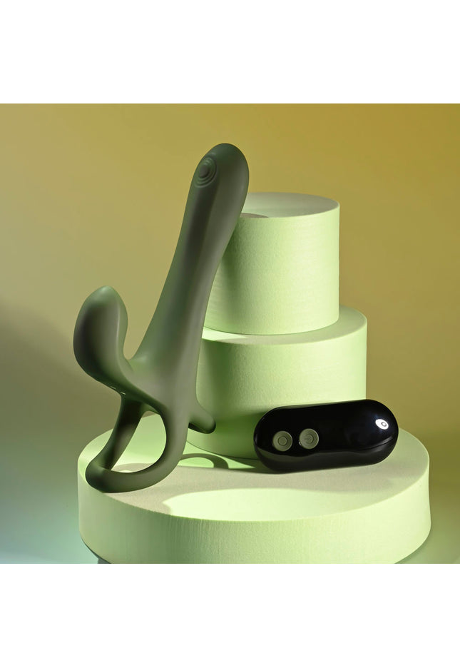  TAP & GO - Green USB Rechargeable Vibrating & Tapping Penis Sleeve with Wireless Remote
